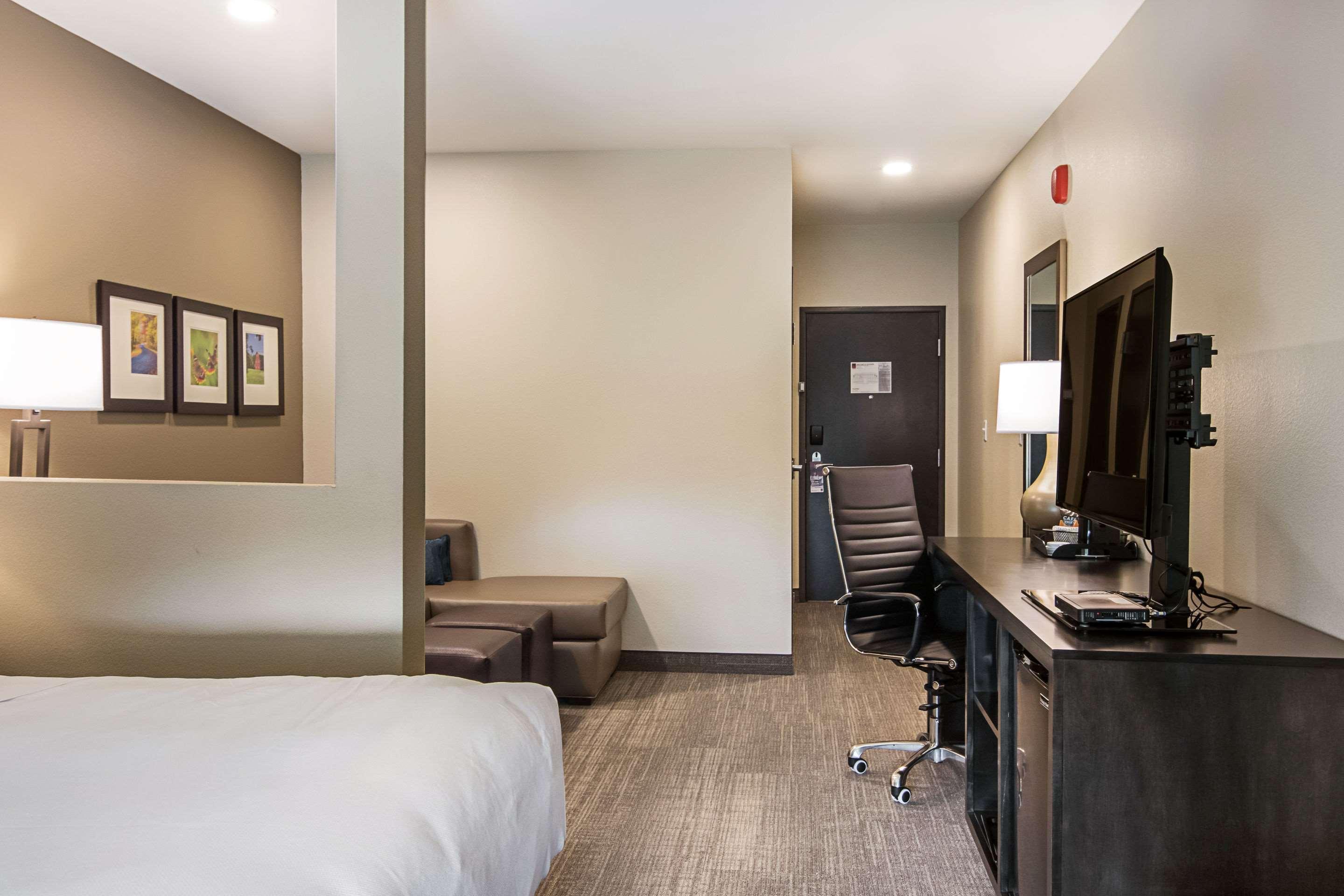 Comfort Suites Wooster Near University Campus Exterior foto