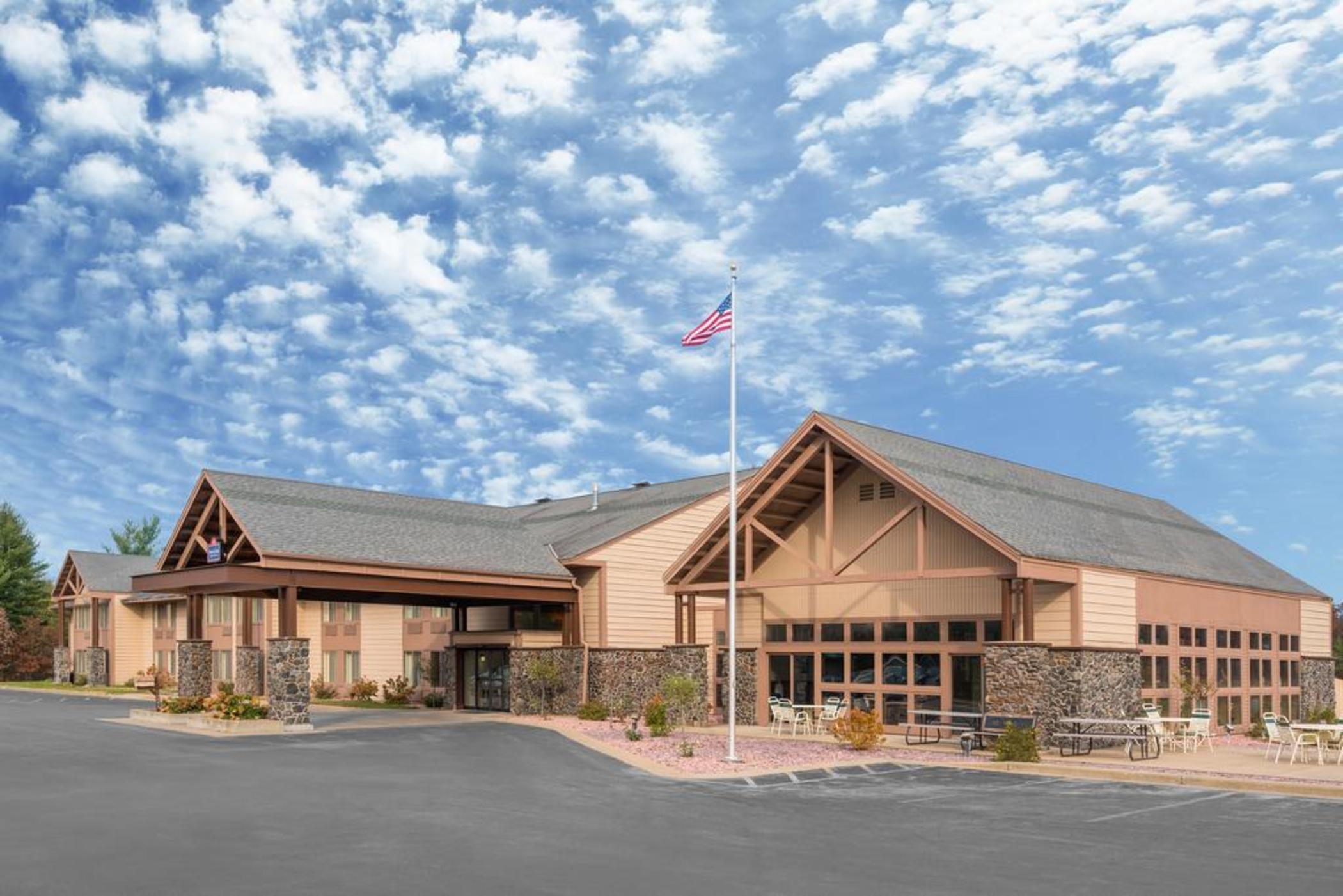 Comfort Suites Wooster Near University Campus Exterior foto
